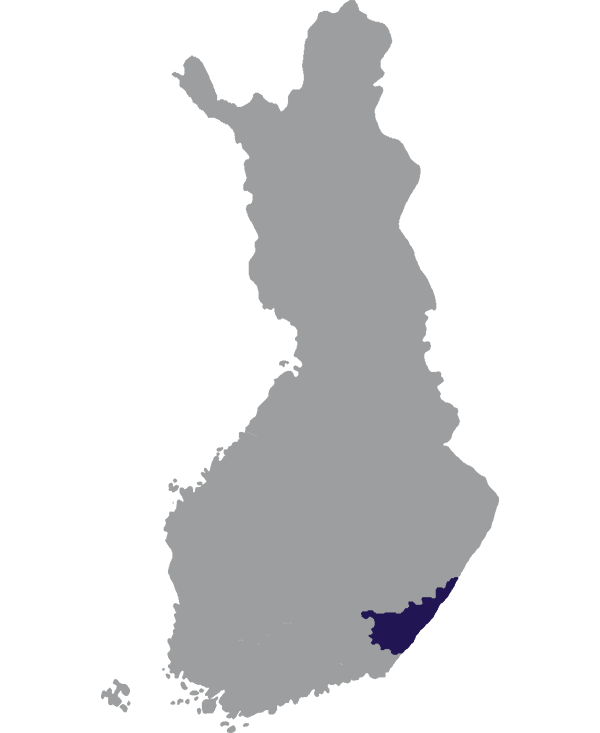 Landkaart Finland grijs met regio Zuid-Karelië donkerblauw op transparante achtergrond - 600 * 733 pixels